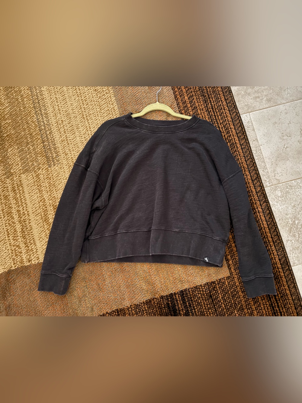 JoyLab Black Crewneck Sweatshirt